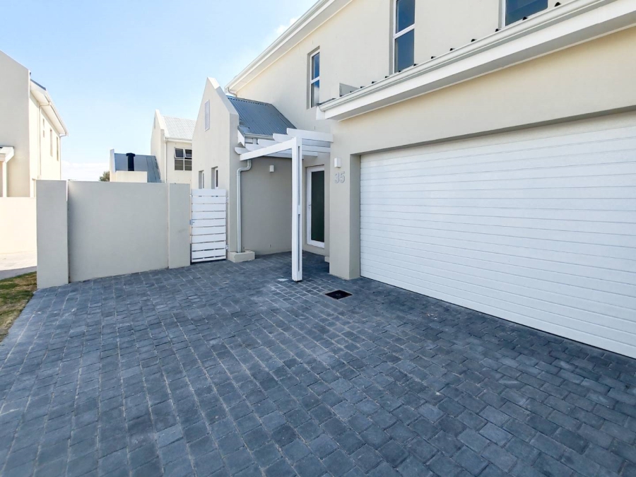 3 Bedroom Property for Sale in Langeberg Ridge Western Cape